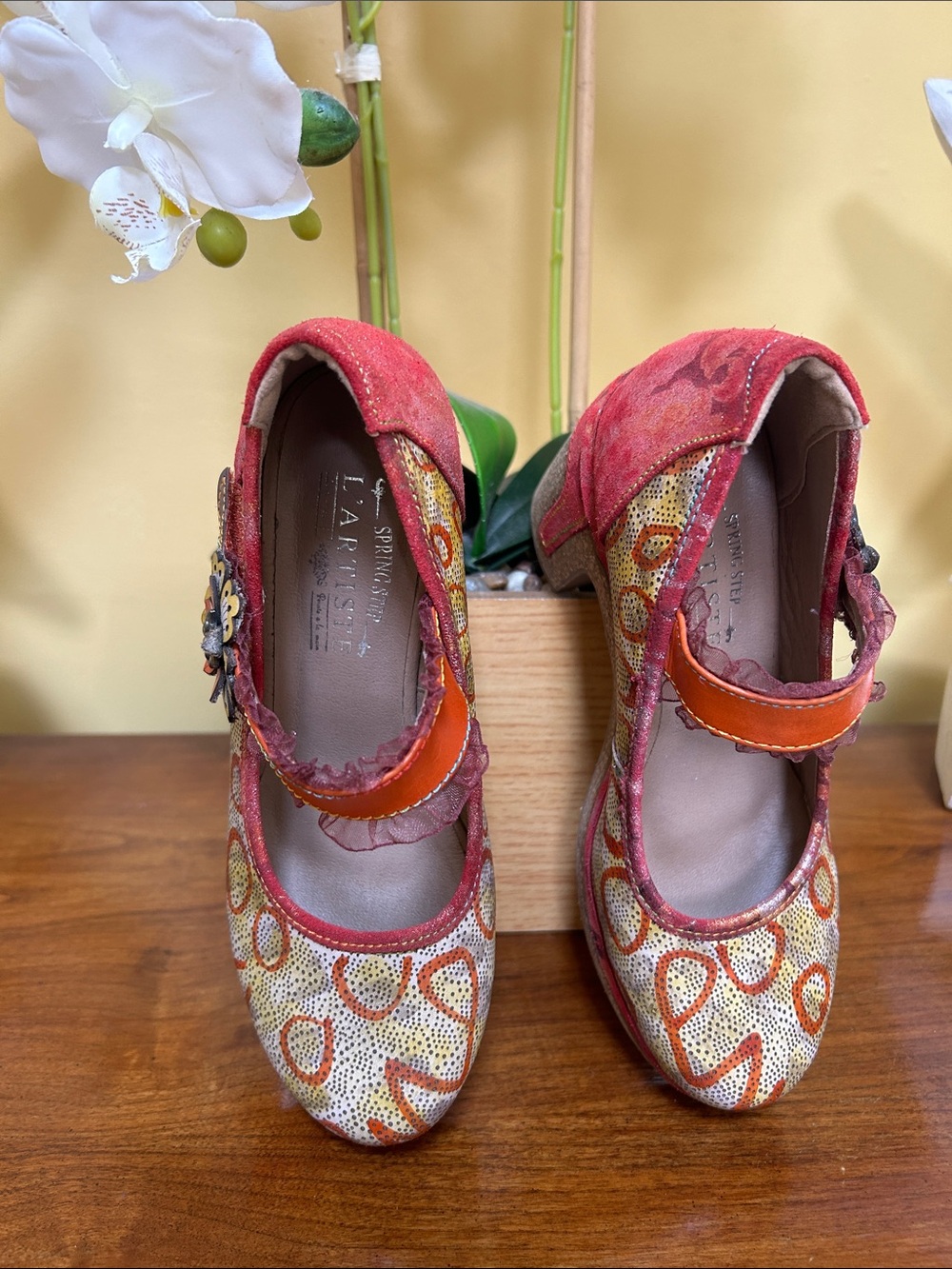 L’Artiste Valeriana Mary Jane Leather Floral Hand painted Platform Pumps Sz 6 - Picture 3 of 14